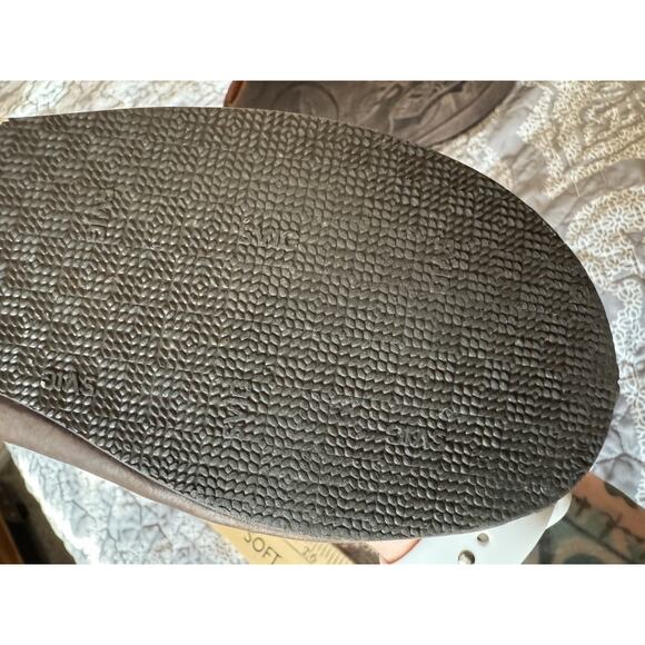 Armstreet Medieval Viking Leather Brown Boot Embossed Shoes Sz 3 Women READ - Picture 12 of 14